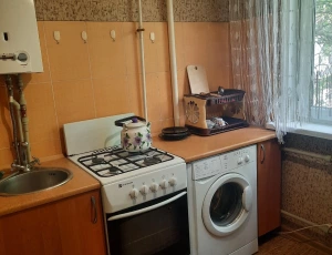 Калининский рынок, 1к. кв-ра, ОТЛИЧНАЯ, 4/5, ул. Владычанского, Донецк, ДНР